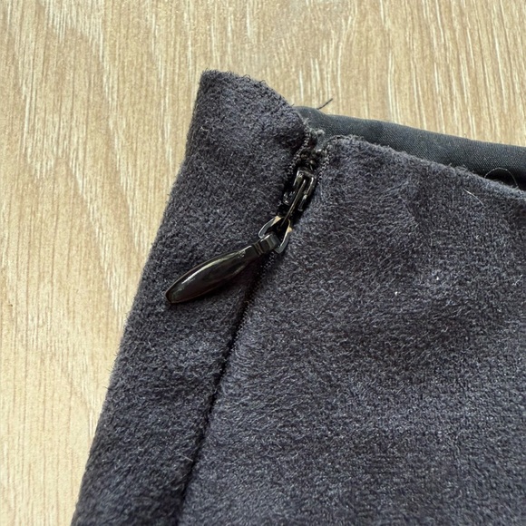 Abercrombie & Fitch Suede Embroidered Mini Skirt in Black Size 2 - Picture 10 of 10